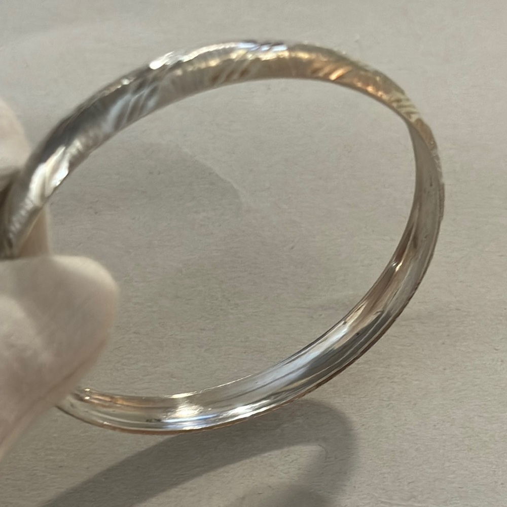 Vintage sterling silver diamond cut design bracelet